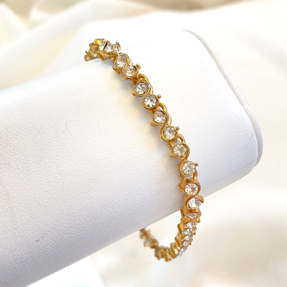 Gold Tone Sparkle Jewel Bracelet Link Clasp